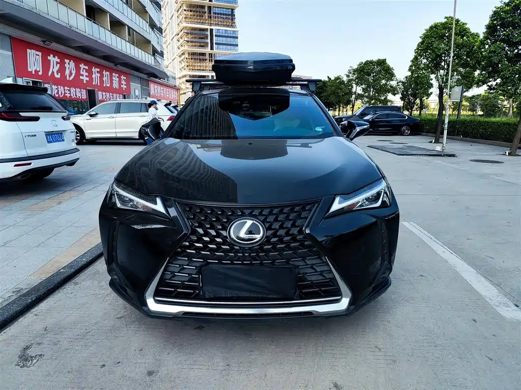 Lexus UX — фото 2
