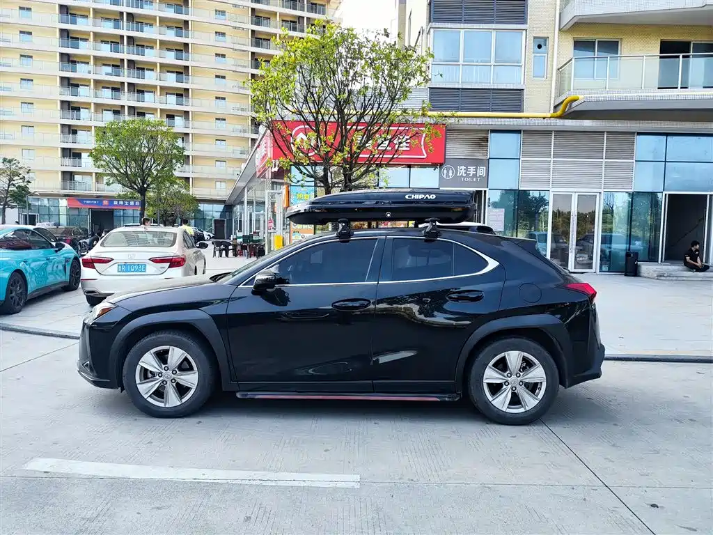Lexus UX — фото 3