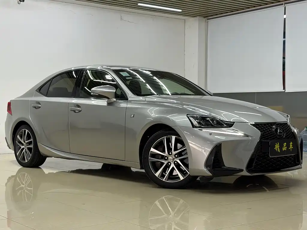 Lexus IS — фото 3