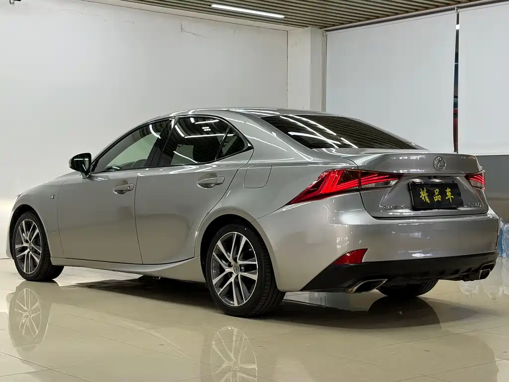 Lexus IS — фото 7