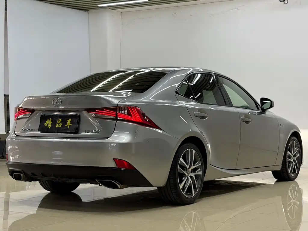 Lexus IS — фото 9