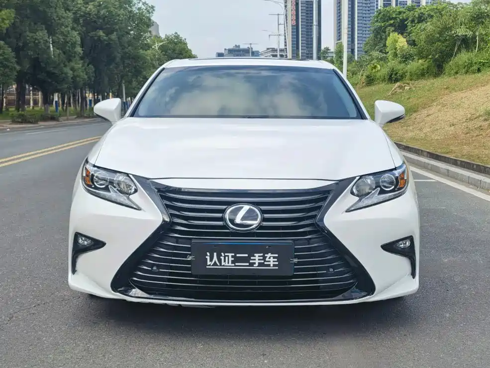 Lexus ES — фото 2