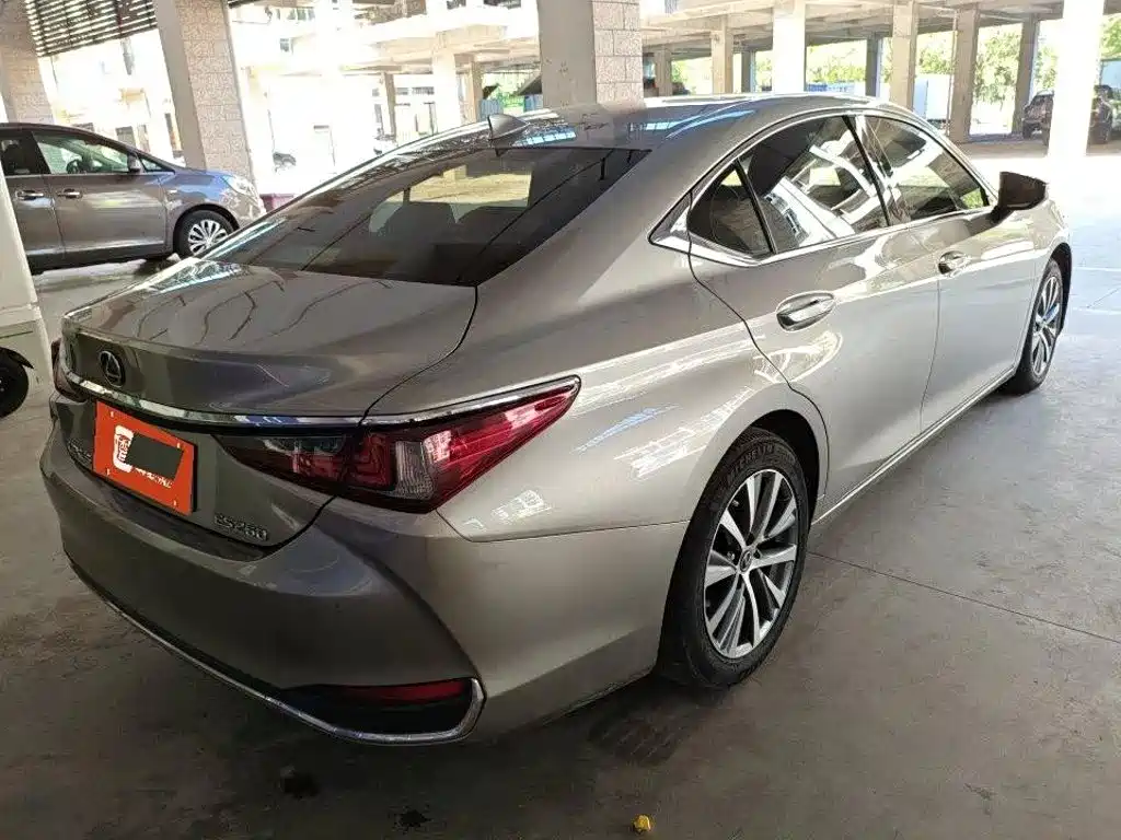 Lexus ES — фото 3
