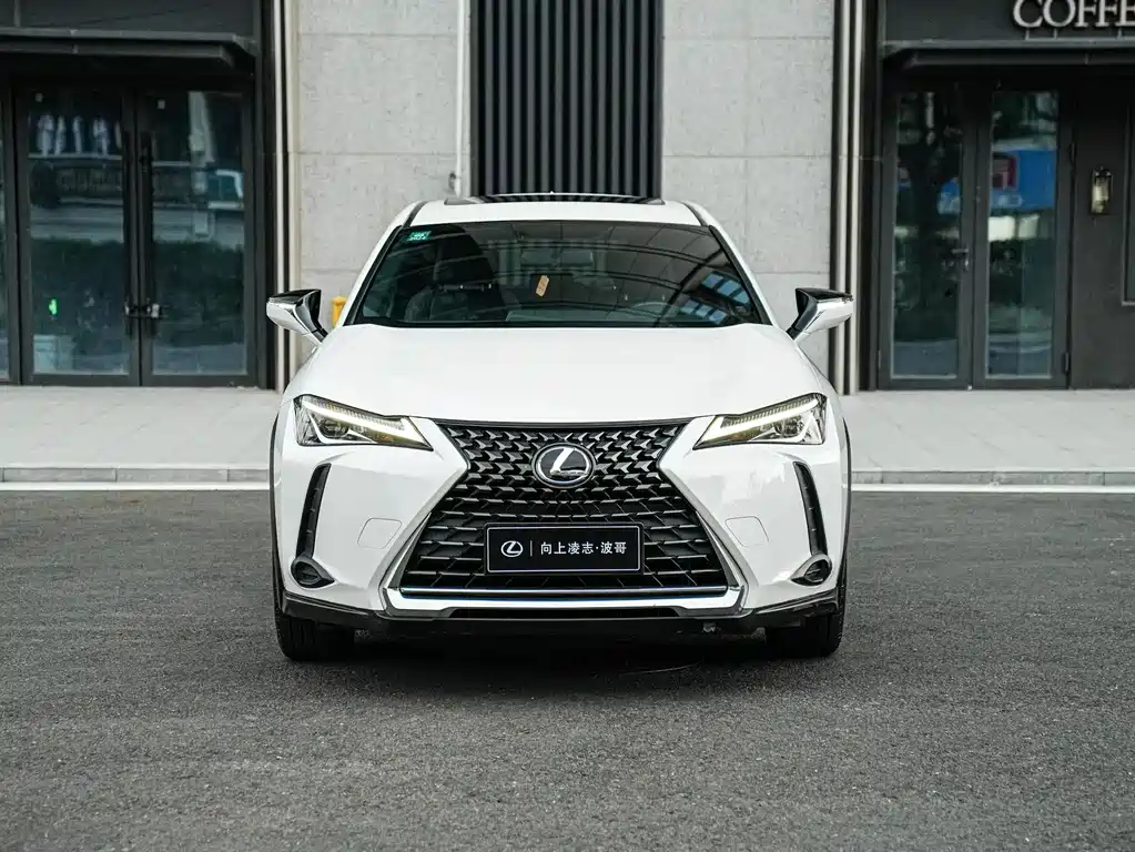 Lexus UX — фото 2