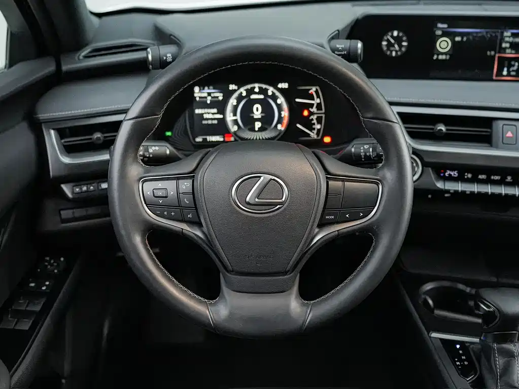 Lexus UX — фото 20