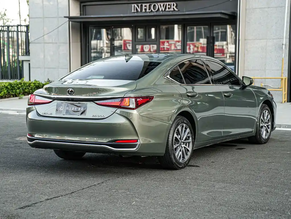 Lexus ES — фото 3