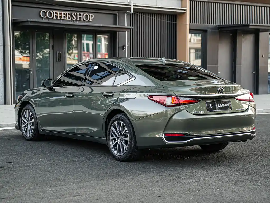 Lexus ES — фото 5