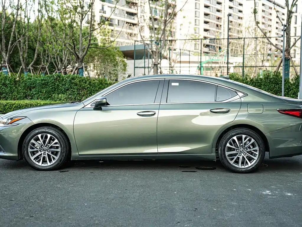 Lexus ES — фото 6