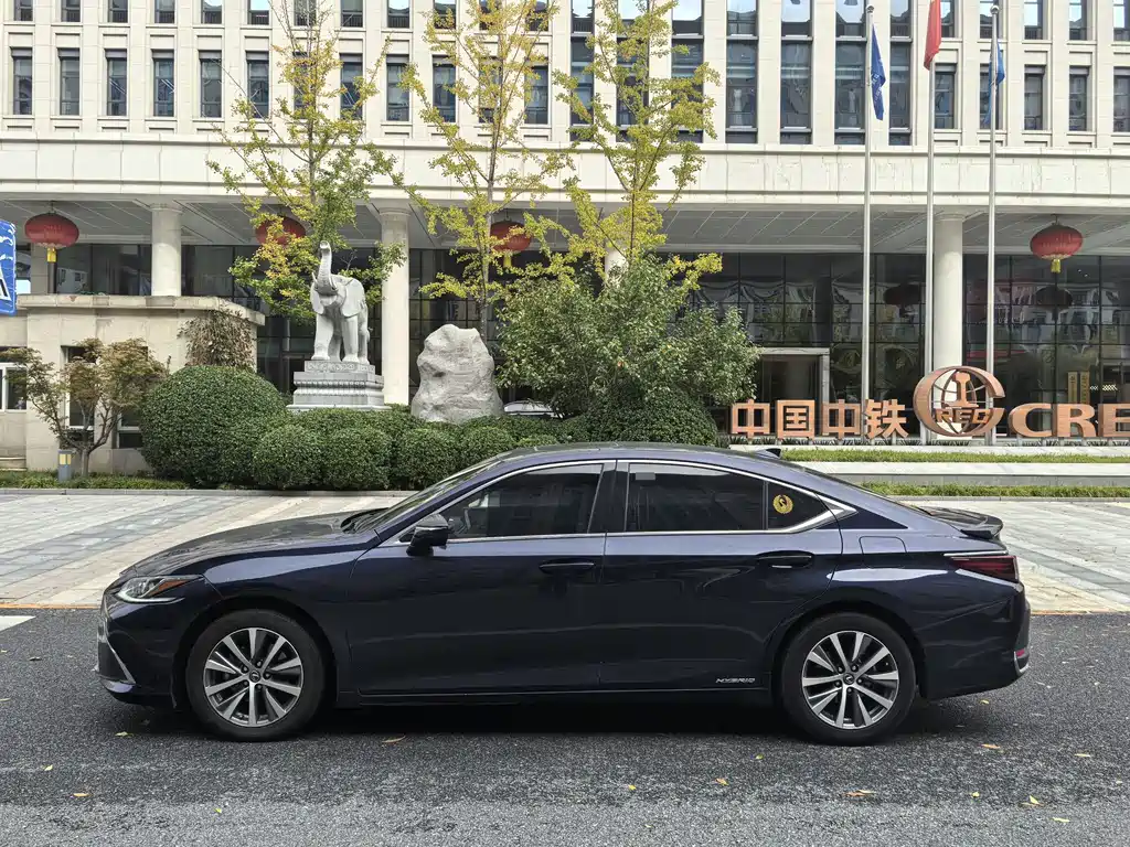 Lexus ES — фото 2