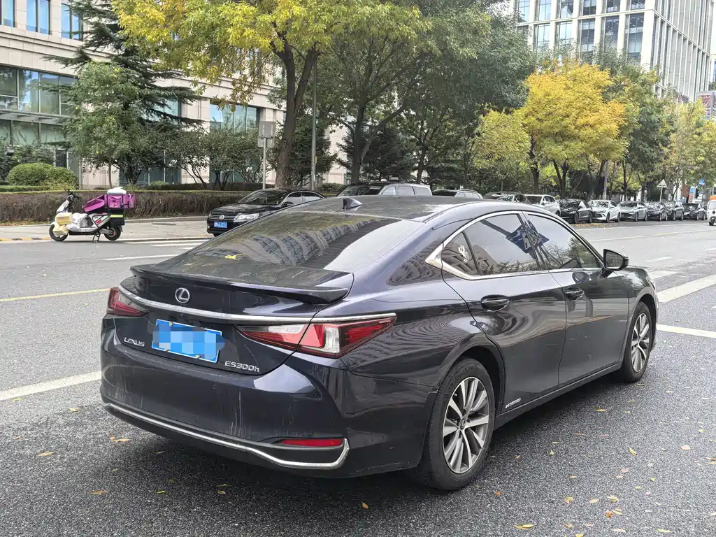 Lexus ES — фото 5