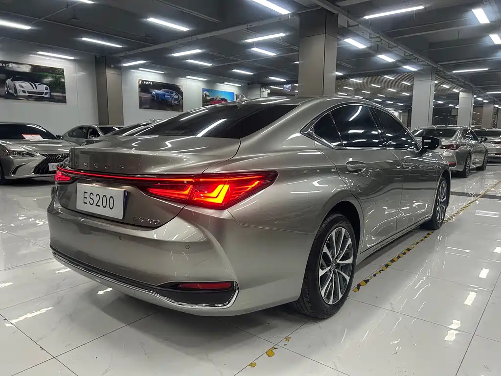 Lexus ES — фото 9