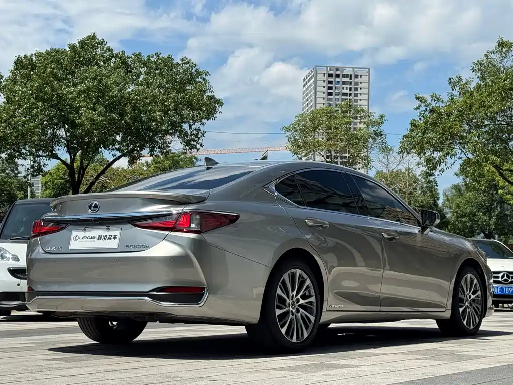 Lexus ES — фото 6