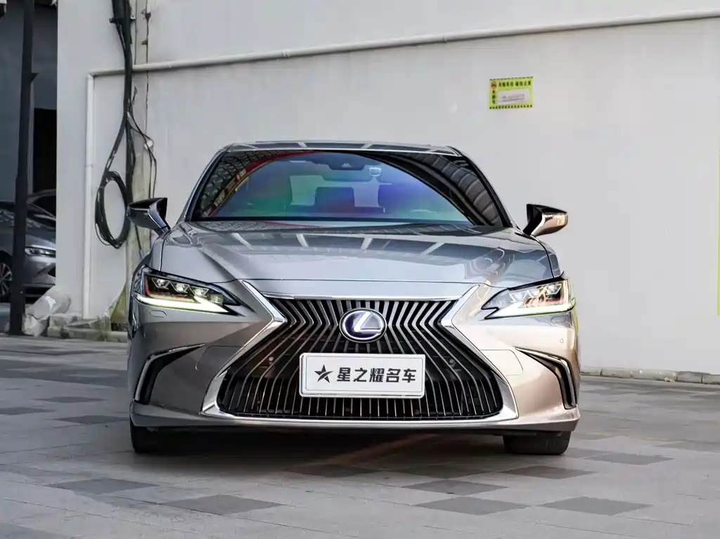 Lexus ES — фото 7