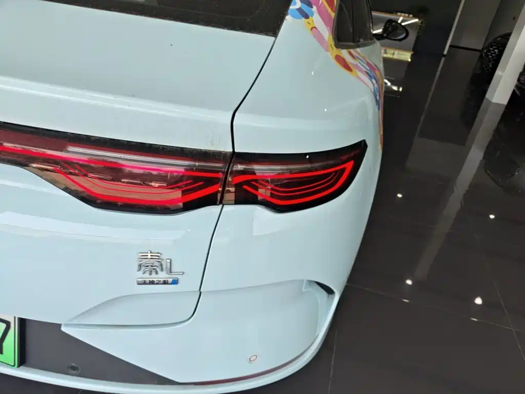 BYD Qin L — фото 8