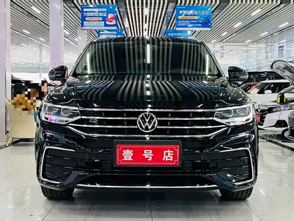 Volkswagen Tiguan L — фото 2