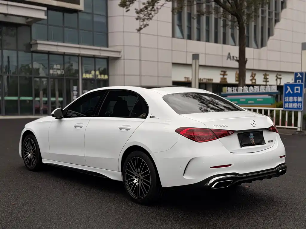 Mercedes-Benz C-Class — фото 15