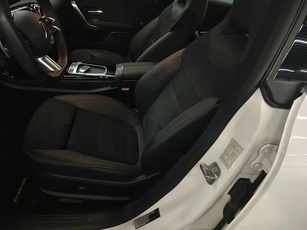 Mercedes-Benz CLA (Import) — фото 14