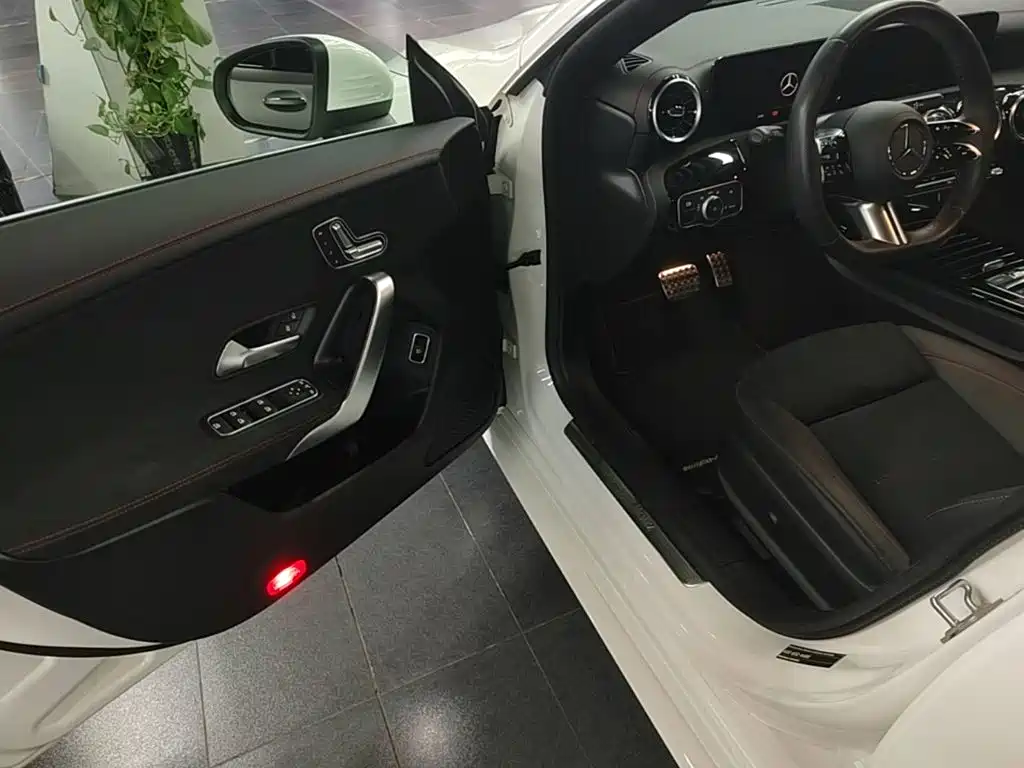 Mercedes-Benz CLA (Import) — фото 15
