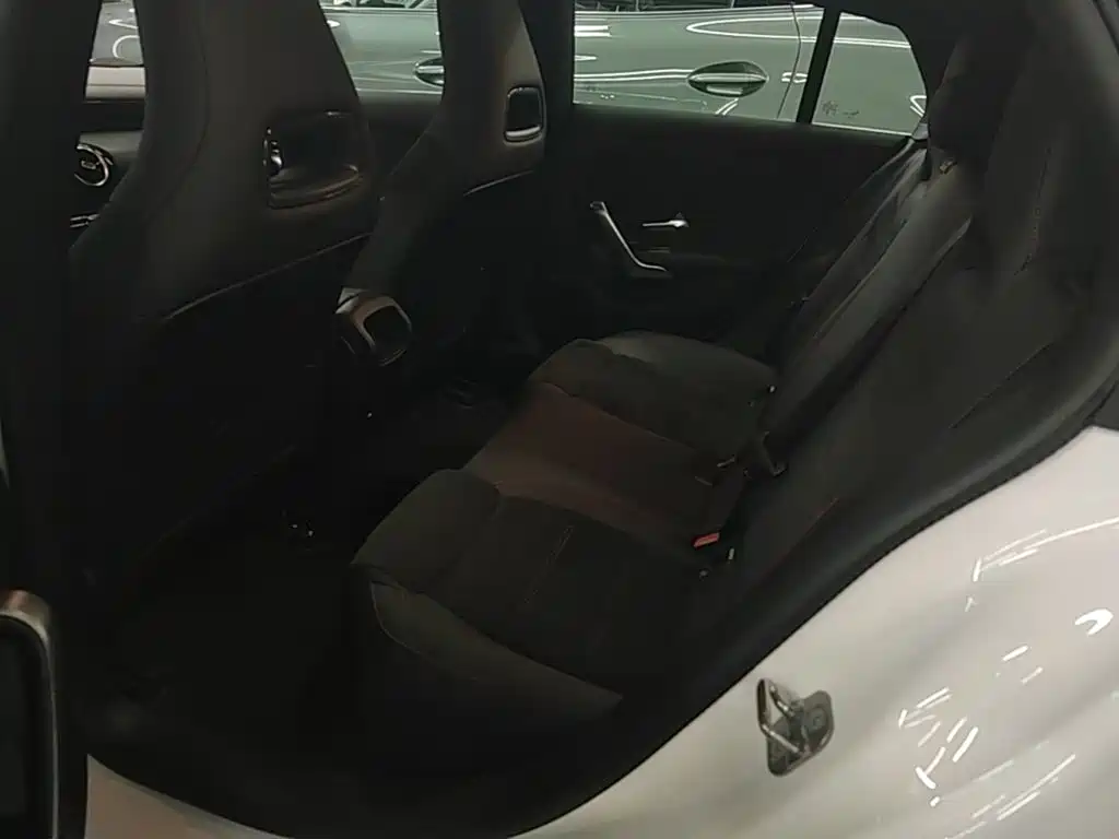 Mercedes-Benz CLA (Import) — фото 16
