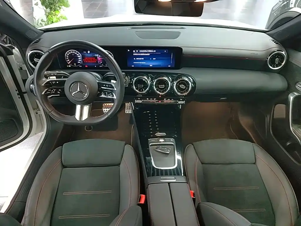 Mercedes-Benz CLA (Import) — фото 9