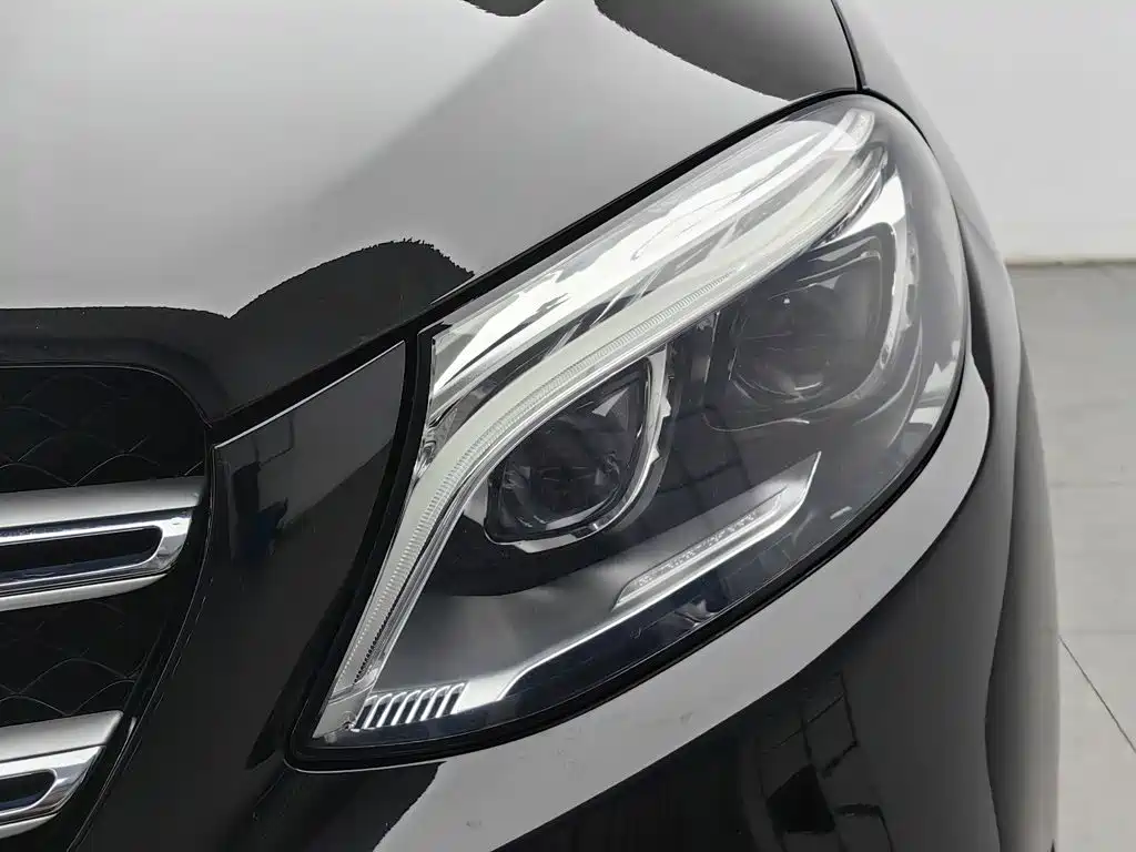 Mercedes-Benz GLE (Import) — фото 7