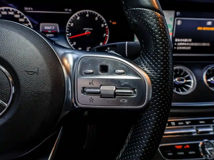 Mercedes-Benz E-Class (Import) — фото 17