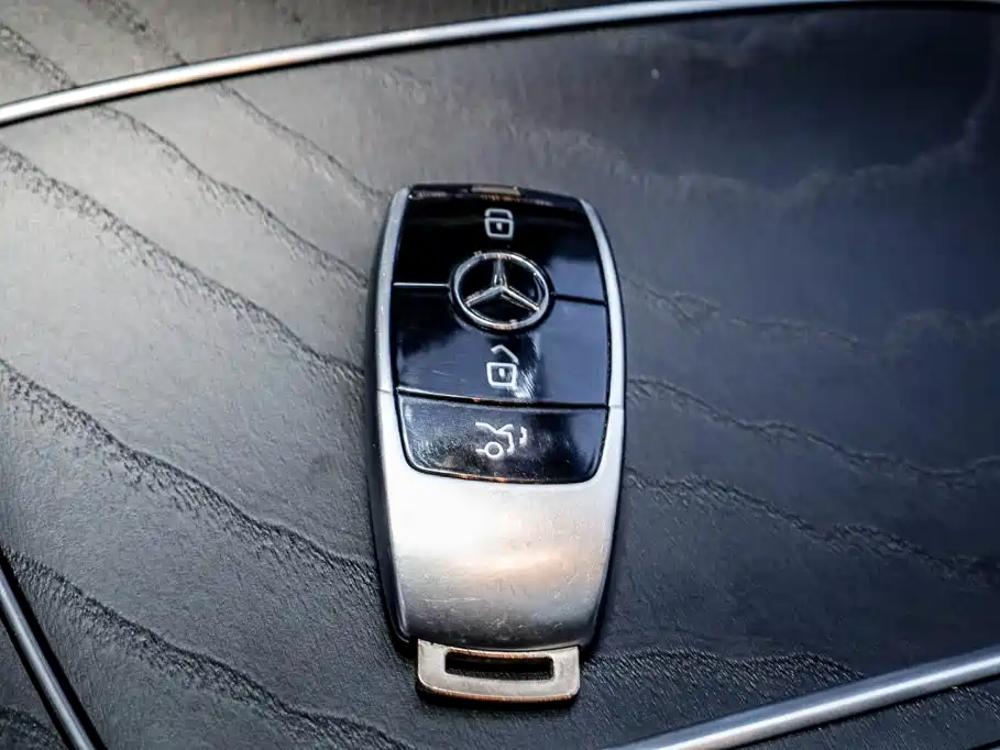 Mercedes-Benz E-Class (Import) — фото 21