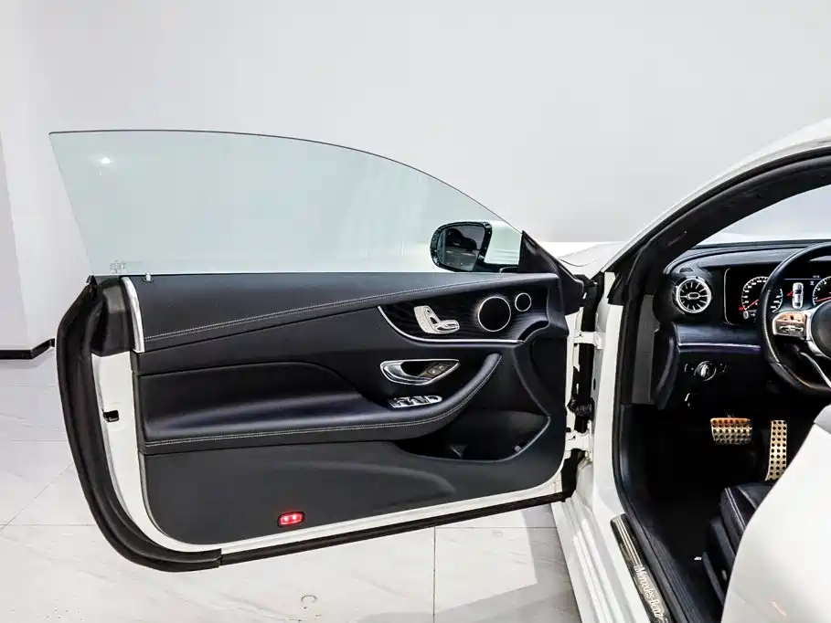Mercedes-Benz E-Class (Import) — фото 7