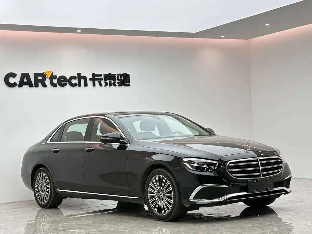 Mercedes-Benz E-Class — фото 6