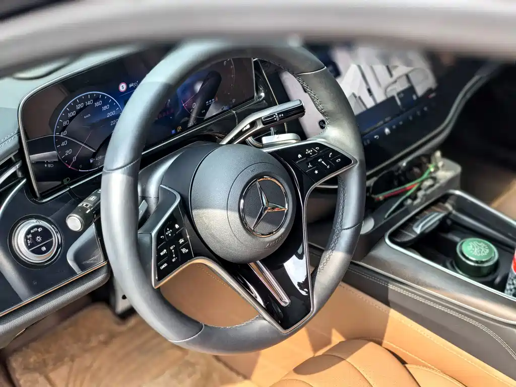 Mercedes-Benz E-Class — фото 19