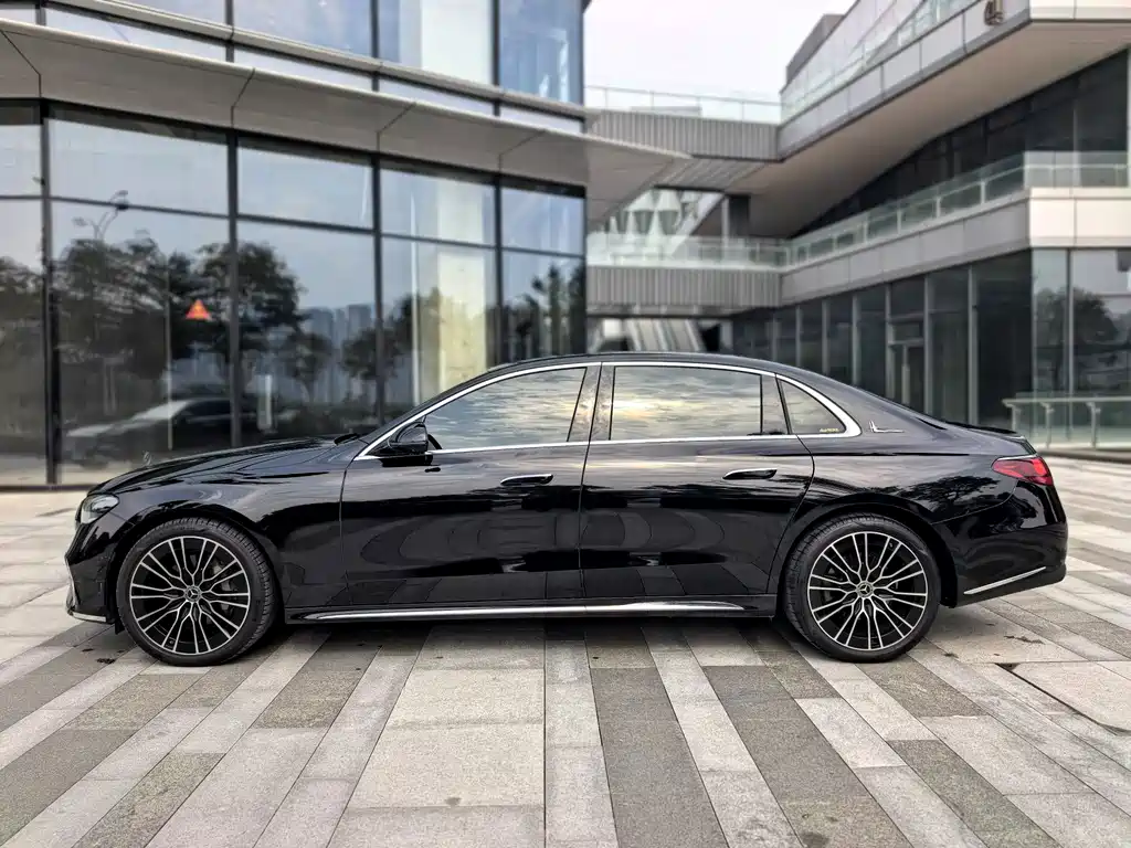 Mercedes-Benz E-Class — фото 3