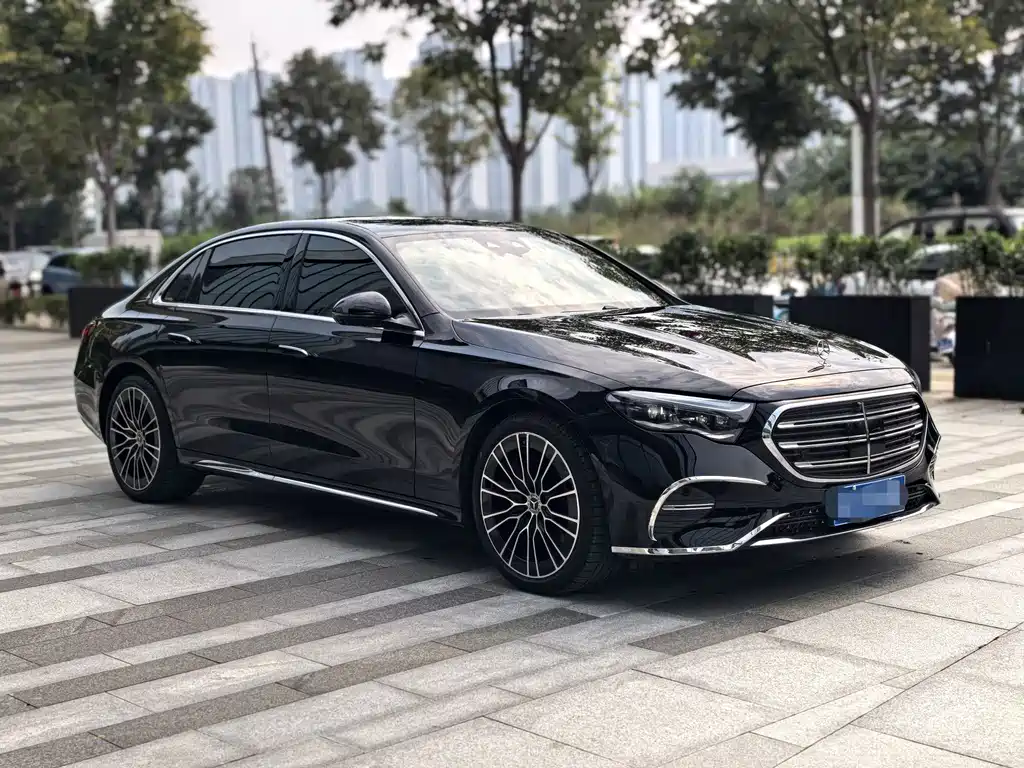 Mercedes-Benz E-Class — фото 4