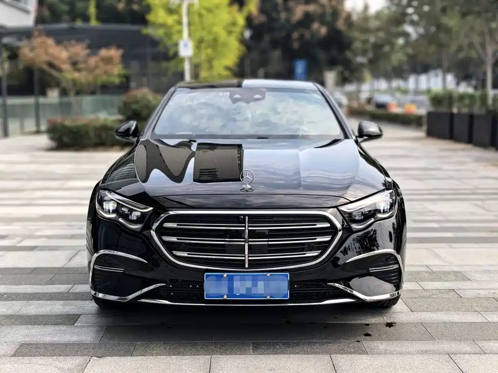Mercedes-Benz E-Class — фото 5