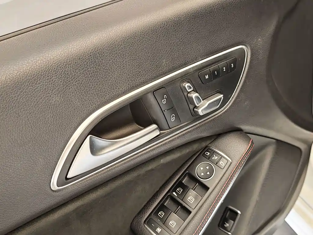 Mercedes-Benz CLA (Import) — фото 14