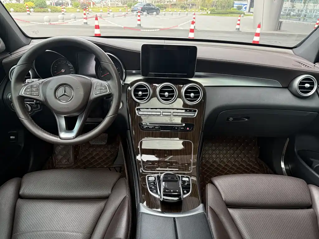 Mercedes-Benz GLC — фото 11