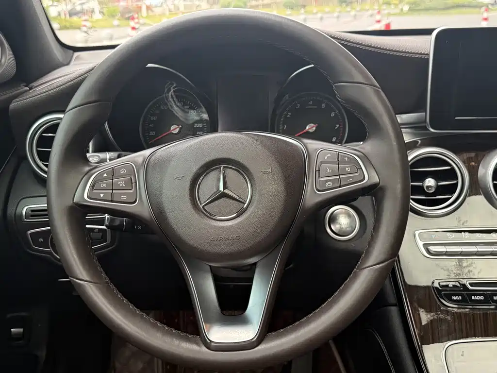 Mercedes-Benz GLC — фото 14