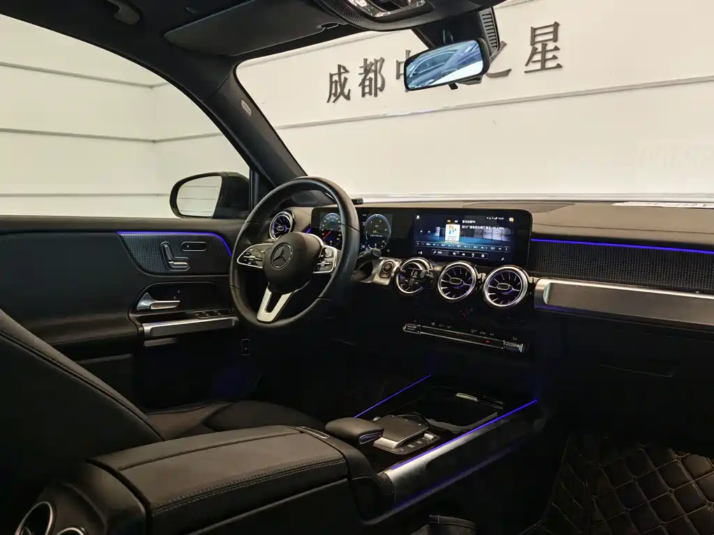 Mercedes-Benz GLB — фото 10
