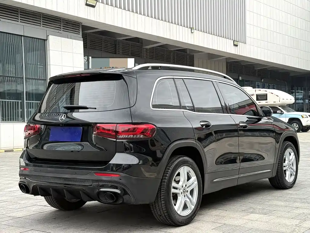 Mercedes-Benz GLB — фото 7