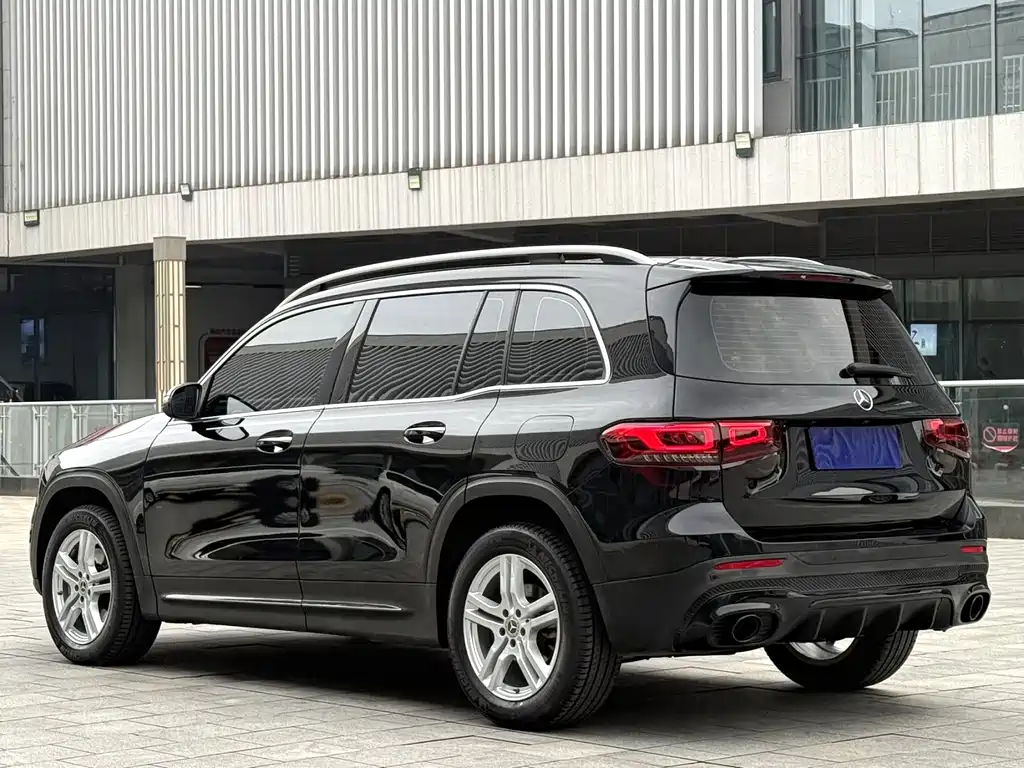 Mercedes-Benz GLB — фото 9