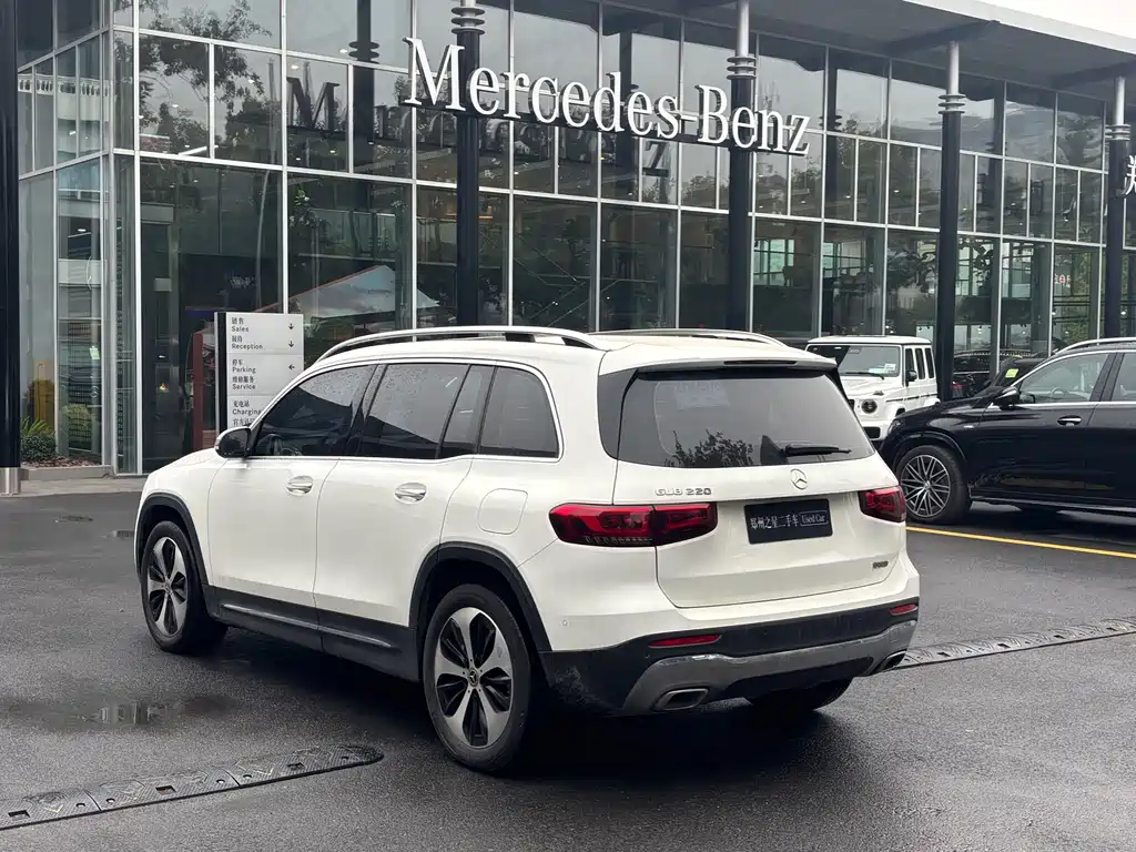 Mercedes-Benz GLB — фото 3