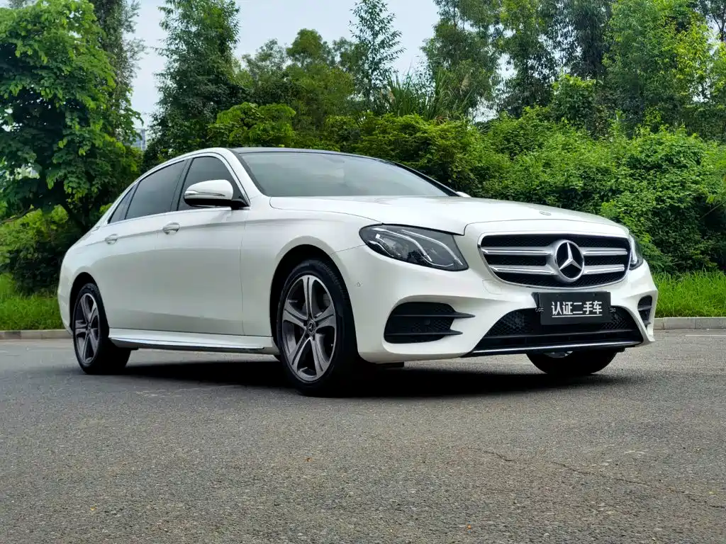 Mercedes-Benz E-Class — фото 3