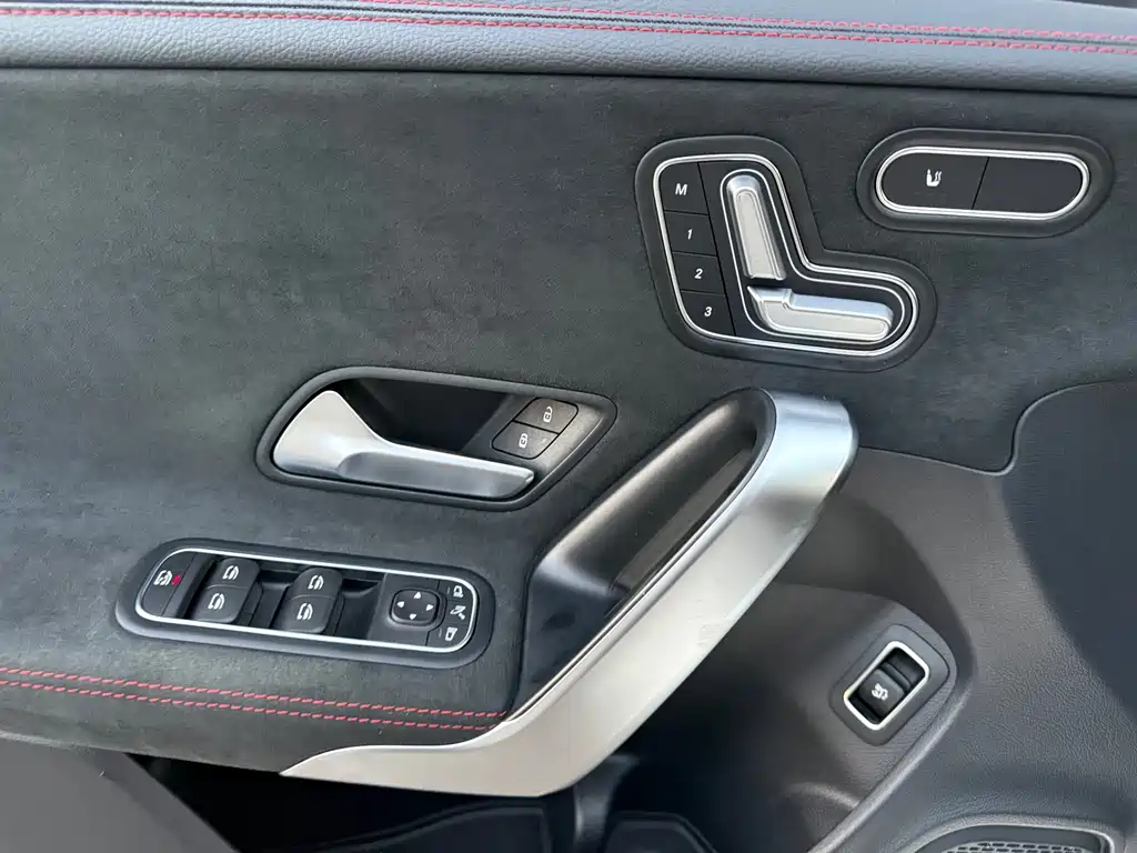 Mercedes-Benz CLA (Import) — фото 18