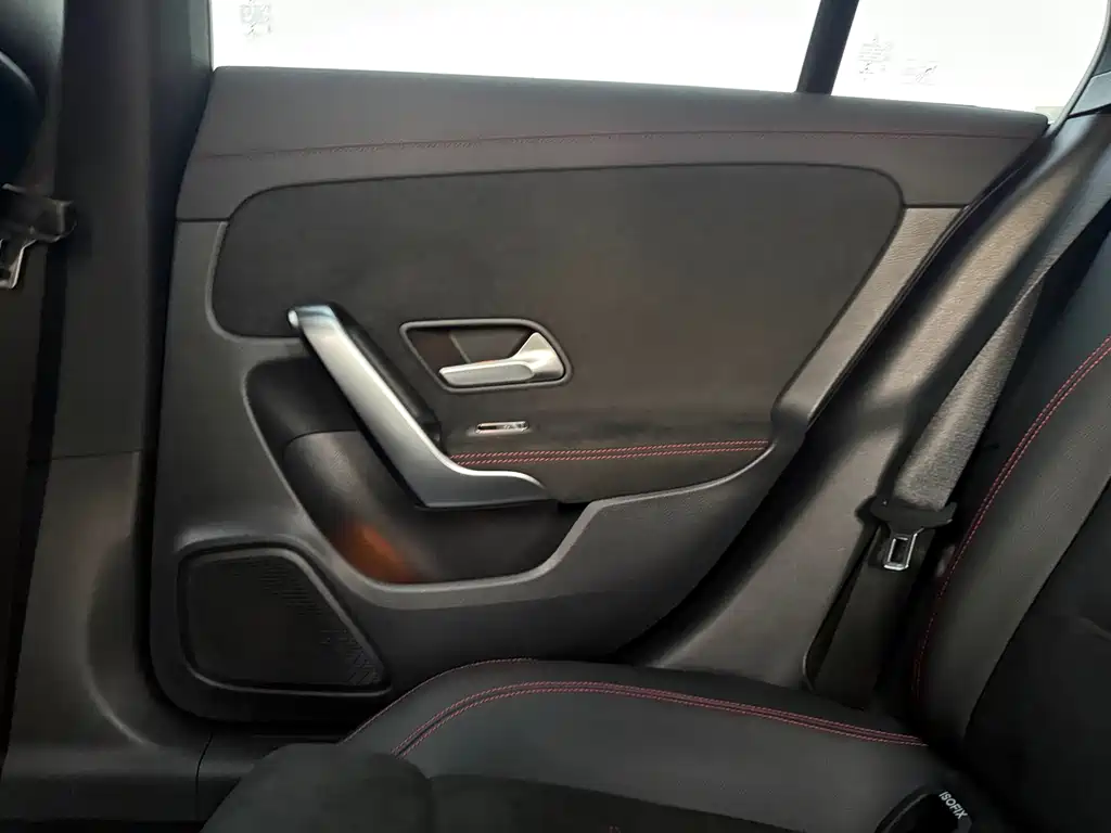 Mercedes-Benz CLA (Import) — фото 33