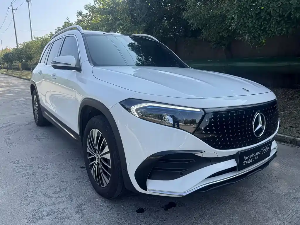 Mercedes-Benz EQB — фото 13