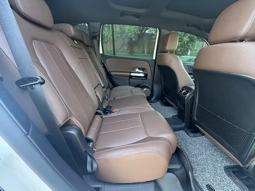 Mercedes-Benz EQB — фото 14