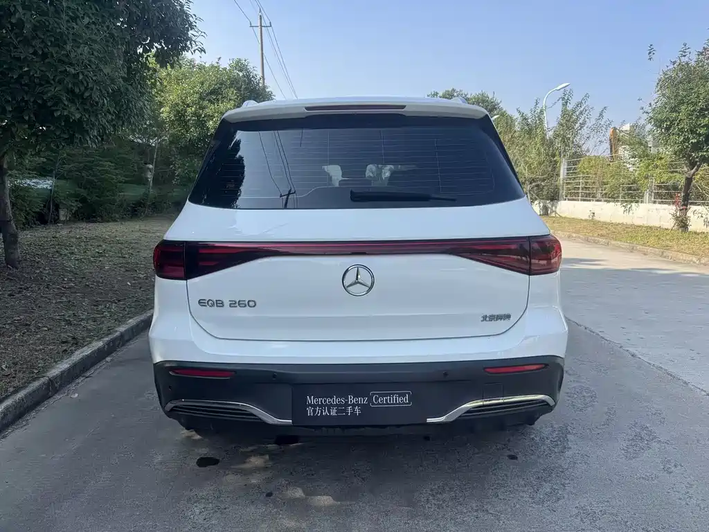 Mercedes-Benz EQB — фото 15