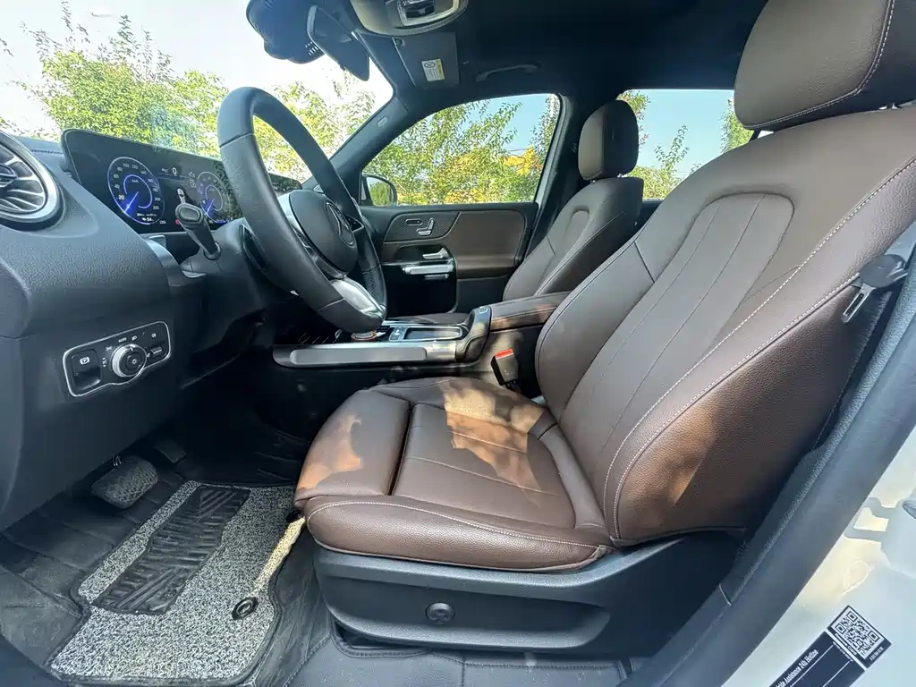 Mercedes-Benz EQB — фото 19