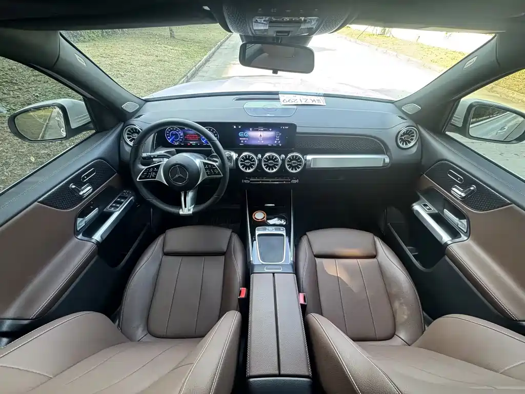 Mercedes-Benz EQB — фото 10