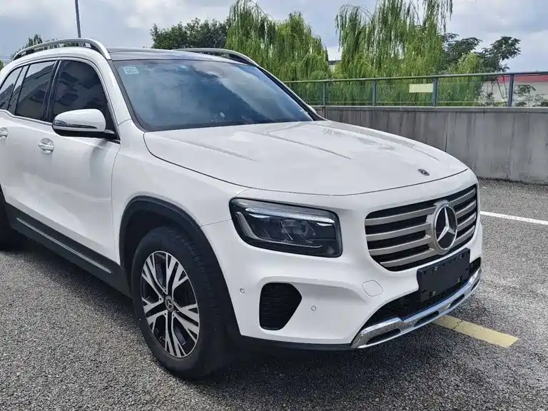 Mercedes-Benz GLB — фото 2