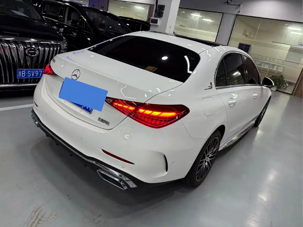 Mercedes-Benz C-Class — фото 17